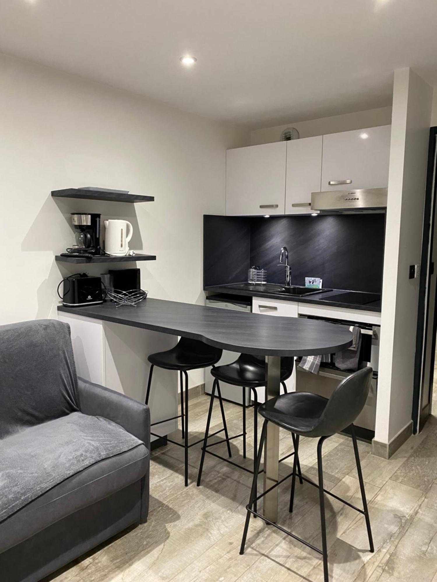 Mont Blanc Holidays Dans Residence Avec Gardien 萨莱切 外观 照片